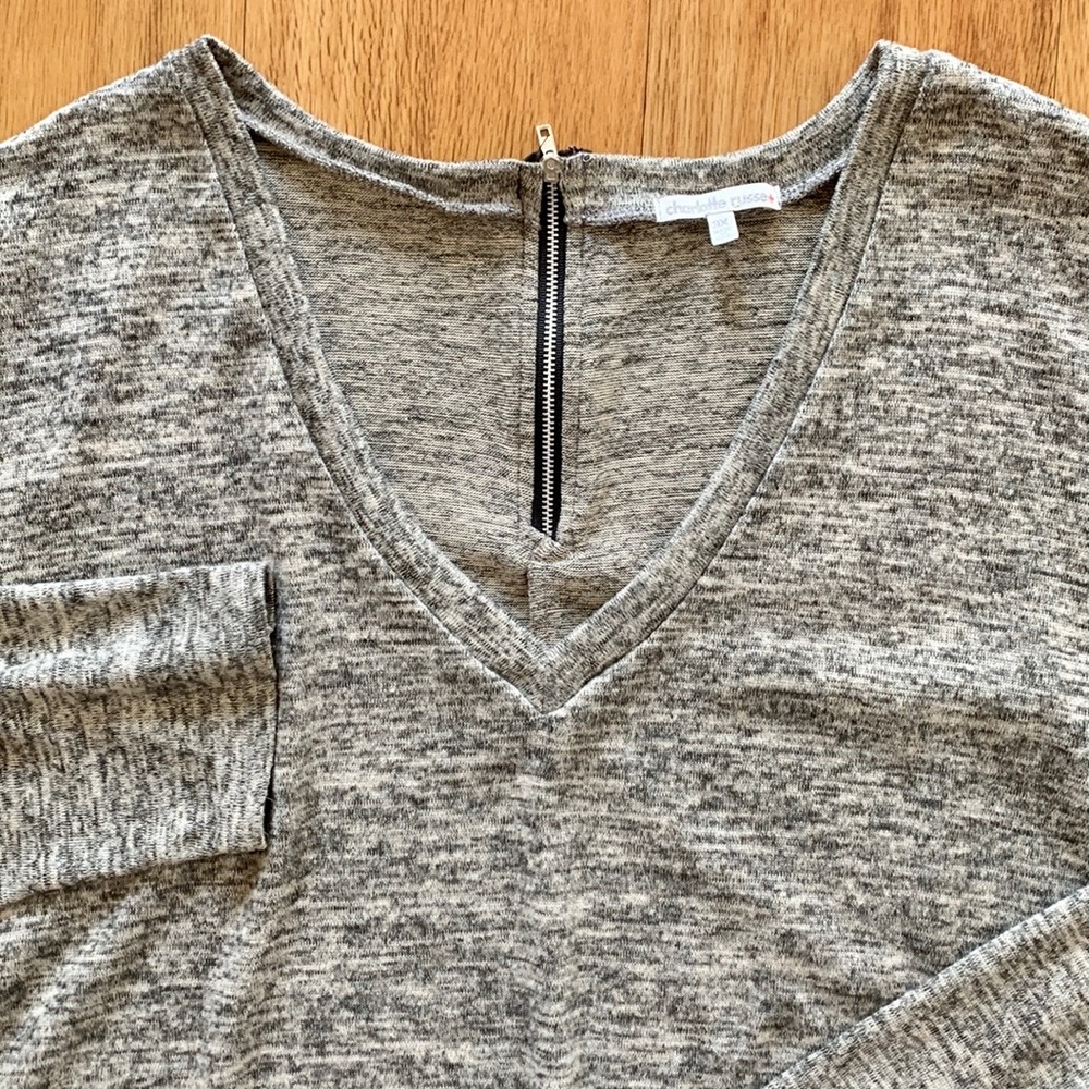 Charlotte Russe V-Neck Long Sleeve Shirt • 3X - Picture 3 of 10